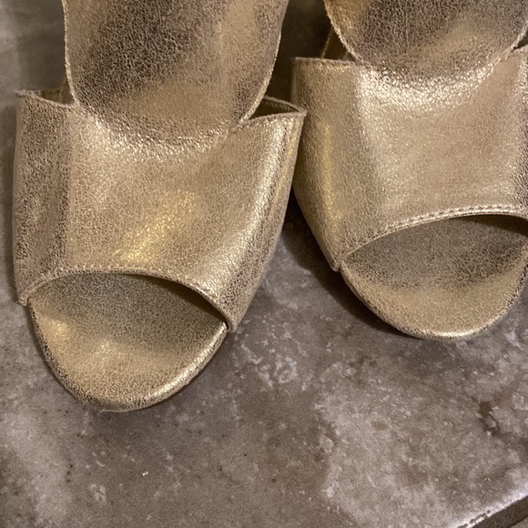 Guess Golden heels - Picture 3 of 3